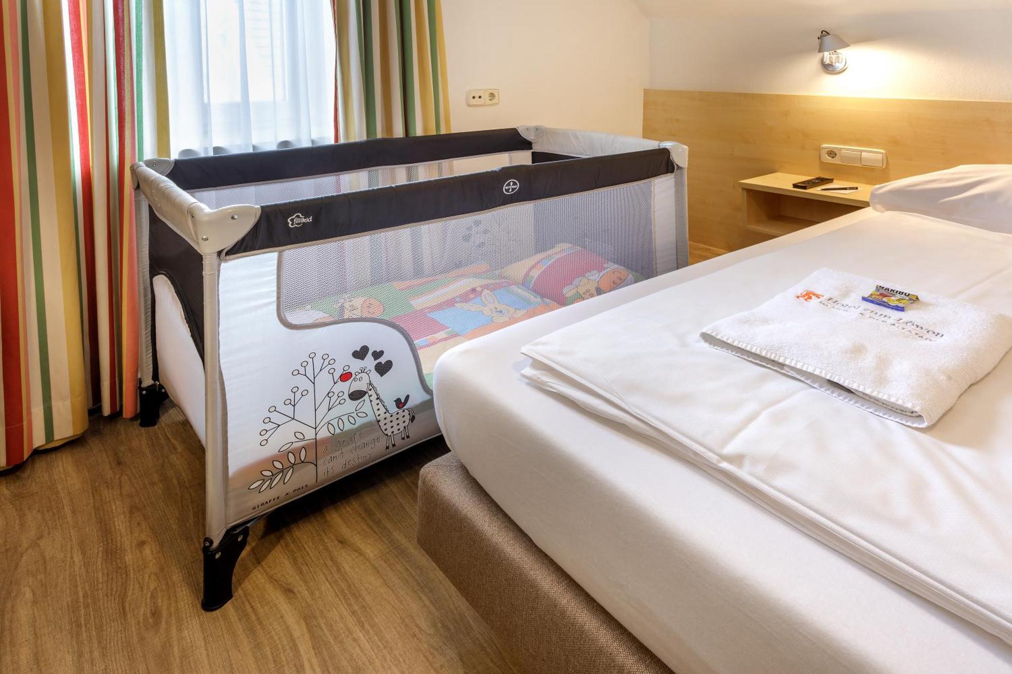 Weißenhorn Hotel Zum Loewen מראה חיצוני תמונה