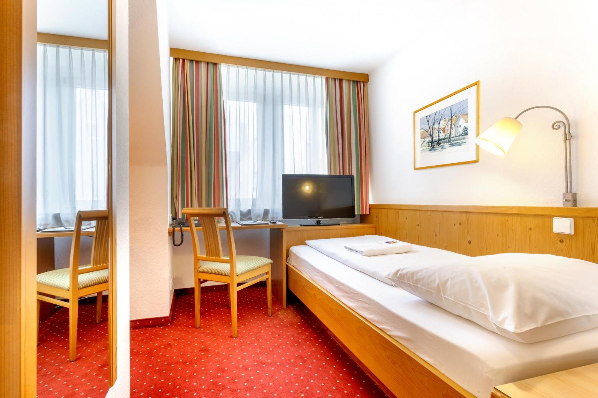 Weißenhorn Hotel Zum Loewen מראה חיצוני תמונה