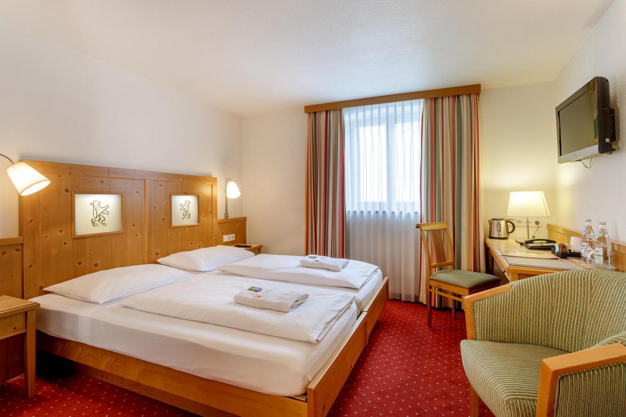 Weißenhorn Hotel Zum Loewen מראה חיצוני תמונה