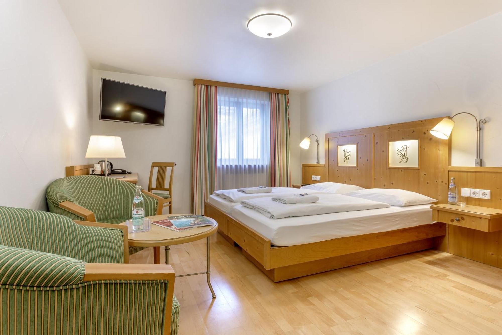 Weißenhorn Hotel Zum Loewen מראה חיצוני תמונה