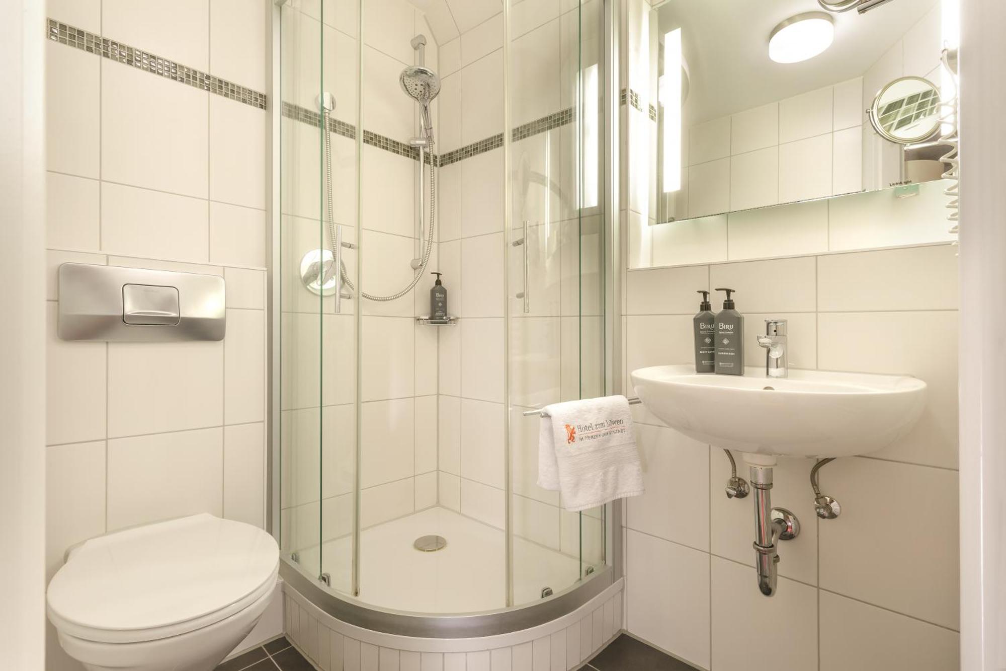 Weißenhorn Hotel Zum Loewen מראה חיצוני תמונה