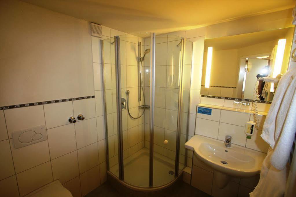 Weißenhorn Hotel Zum Loewen מראה חיצוני תמונה